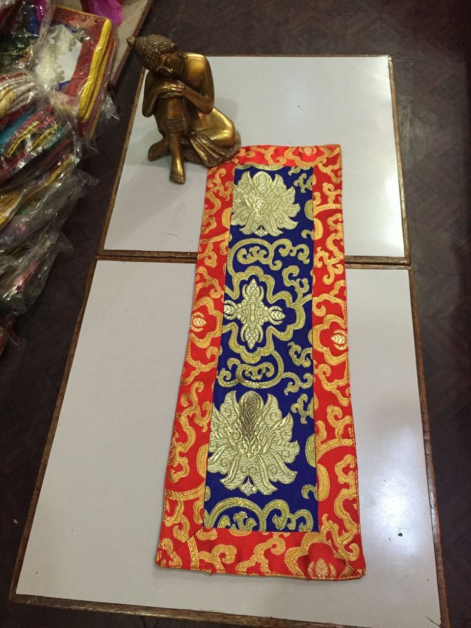 Tapis de table tibétain en brocart de soie à motif de lotus bleu