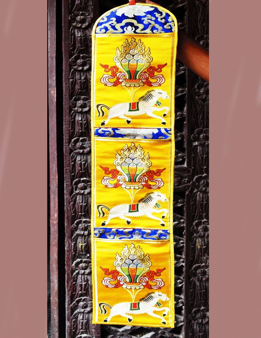 Porte-lettres / tenture murale en brocart de soie bouddhiste tibétain avec motif cheval du vent