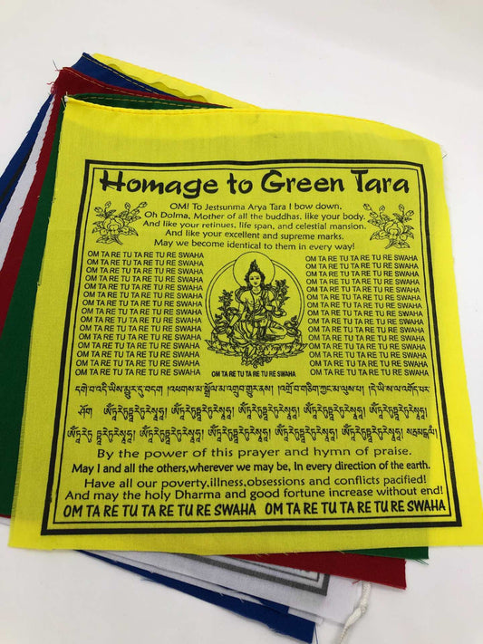 Drapeau de prière bouddhiste tibétain en coton avec le mantra de Tara verte en traduction anglaise