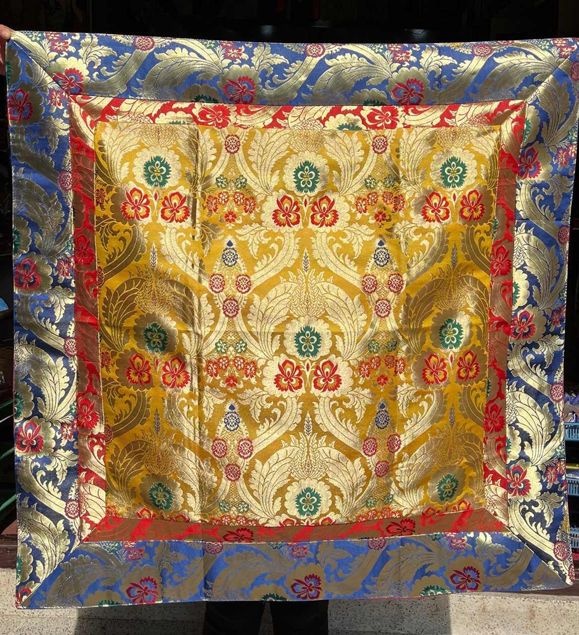 Housse de protection pour trône de moine lama bouddhiste tibétain de haute qualité en brocart de soie jaune / ensemble de 4 pièces