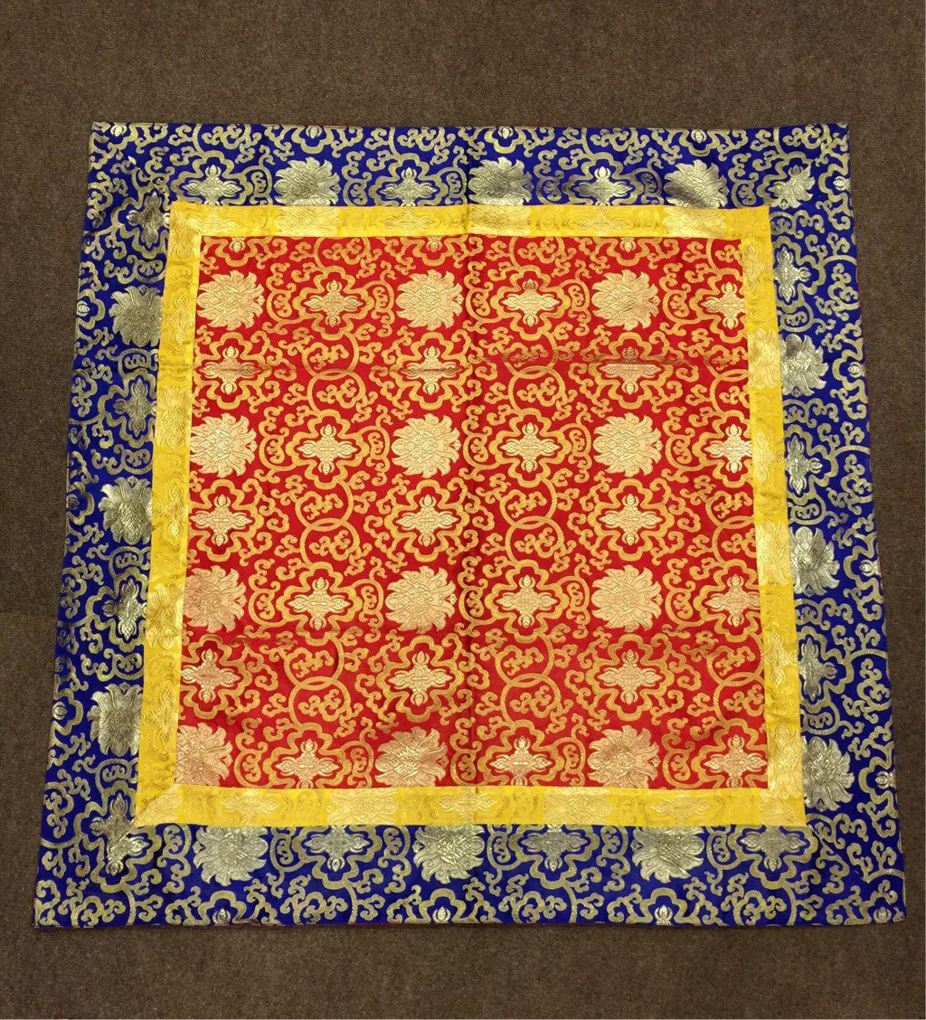 Nappe de table de sanctuaire en brocart de soie tibétaine / nappe d'autel à motif de lotus rouge