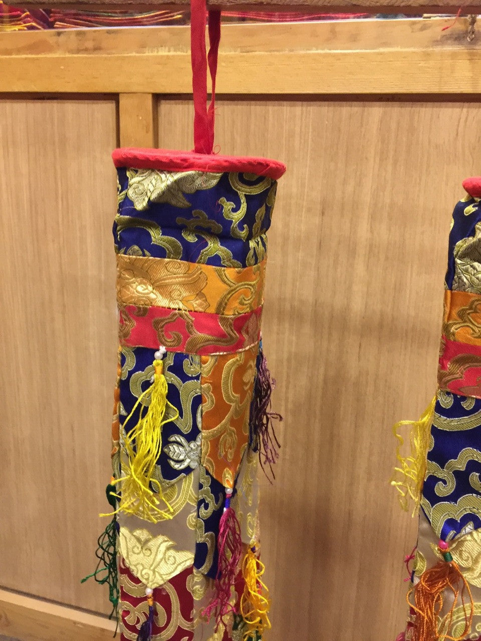 Suspension de plafond ronde en brocart de soie tibétaine / chukor / ensemble de 2 pièces