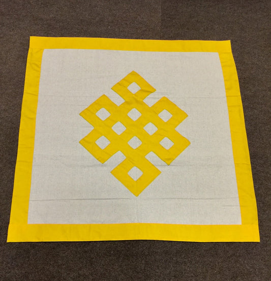 Nappe de table / nappe d'autel / couverture de sanctuaire en pur coton tibétain jaune à nœuds sans fin