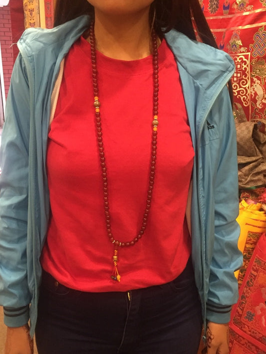 Mala bouddhiste tibétain en pierre de cornaline avec entretoises / perles de prière Mantra Om Mani
