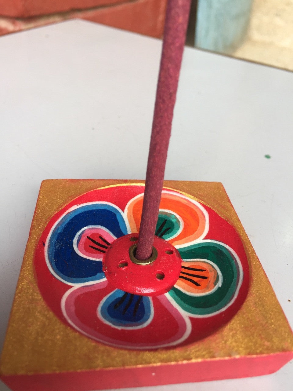 Brûle-encens/porte-encens tibétain carré en bois fait main en forme de lotus