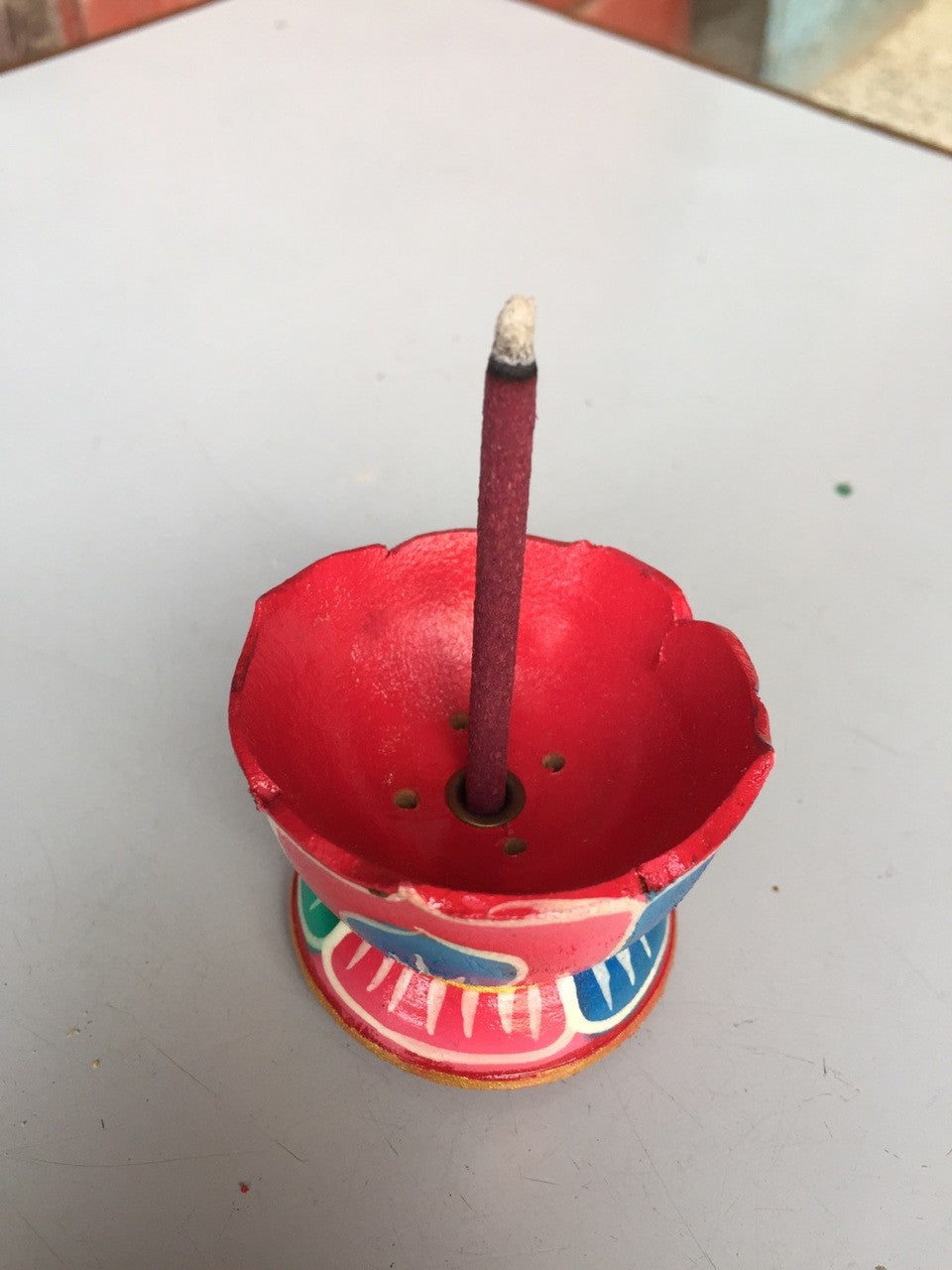 Brûle-encens/support tibétain en bois fait main en forme de petit lotus