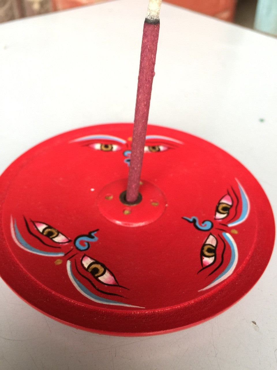 Brûle-encens/support en bois tibétain fait main avec des yeux de Bouddha