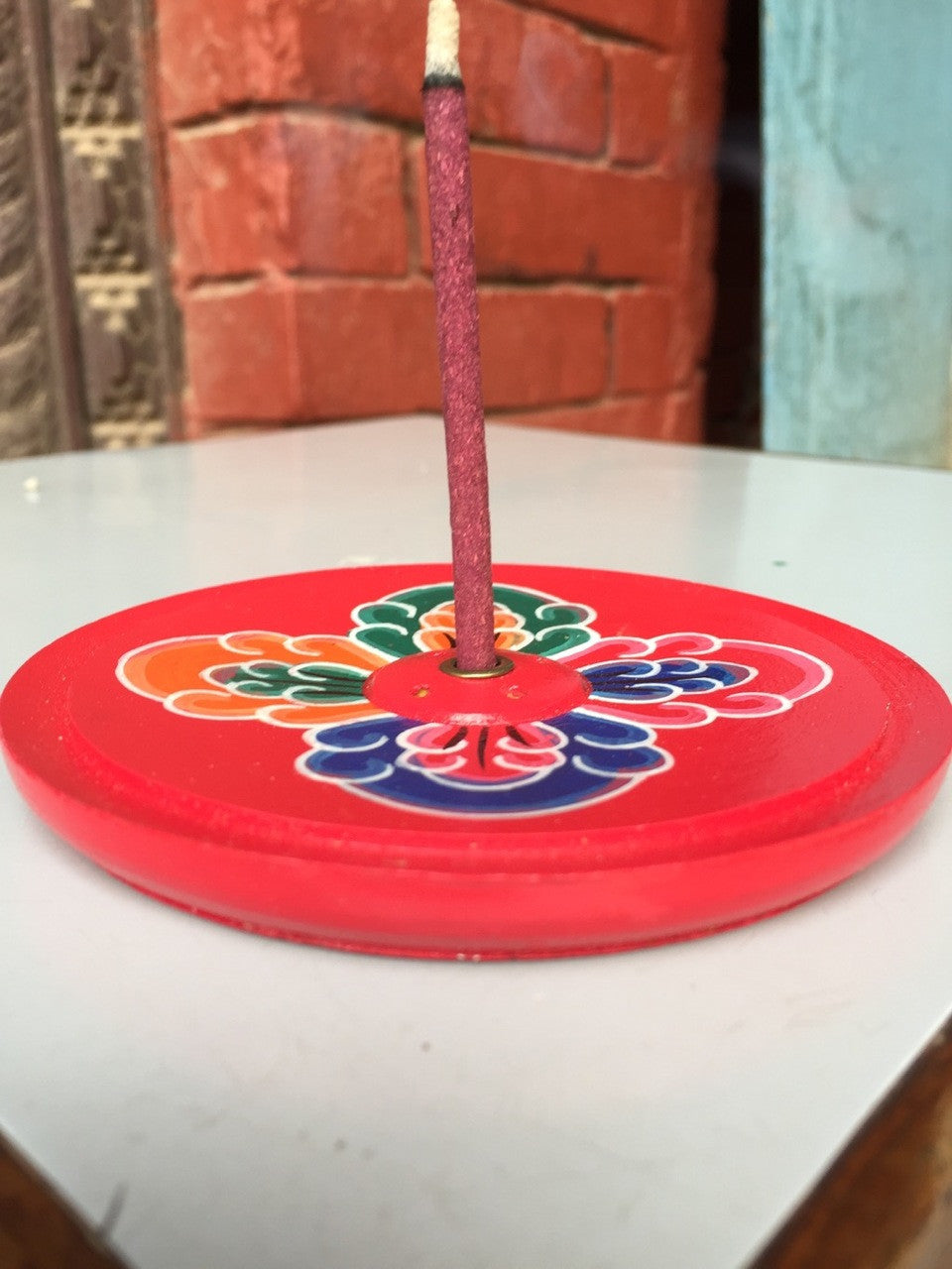 Brûle-encens/support en bois tibétain fait à la main avec motif floral