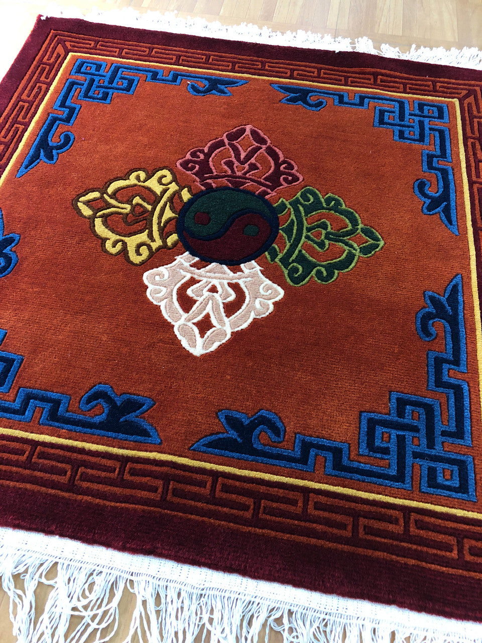 Tibetan Buddhist 100 Knot dorje design meditation rug/ carpet  / table carpet From Nepal