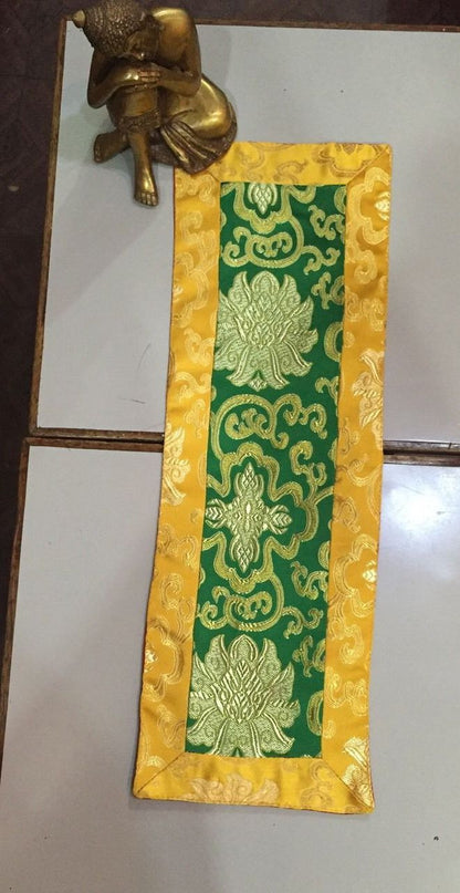 Tapis de table en brocart de soie à motif de lotus vert tibétain