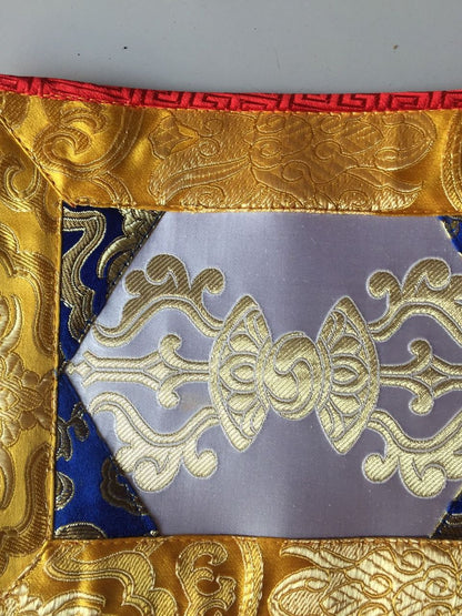 Tibetisches weißes Dorji Tischset / Schrein / Tischdecke / Altartuch