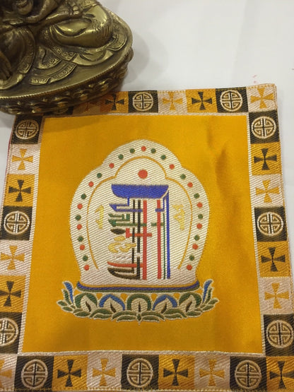 Napperon / nappe de table / nappe d'autel en brocart de soie bouddhiste tibétain jaune Kalachakra