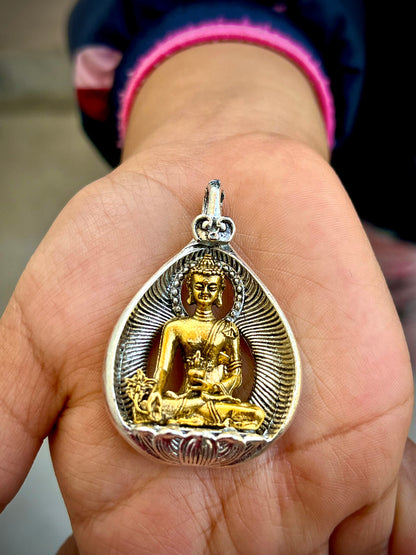 Bouddha de médecine bouddhiste tibétain / Pendentif / Médaillon / Amulette / Fait main au Népal