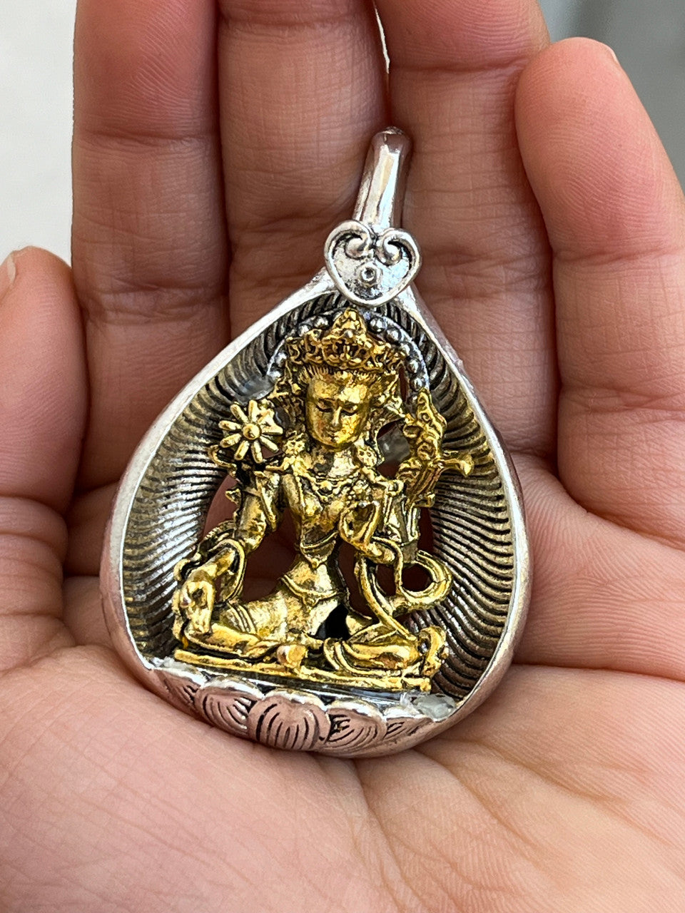 Tibetan Buddhist green tara Pendant/locket/amulet / handmade in nepal